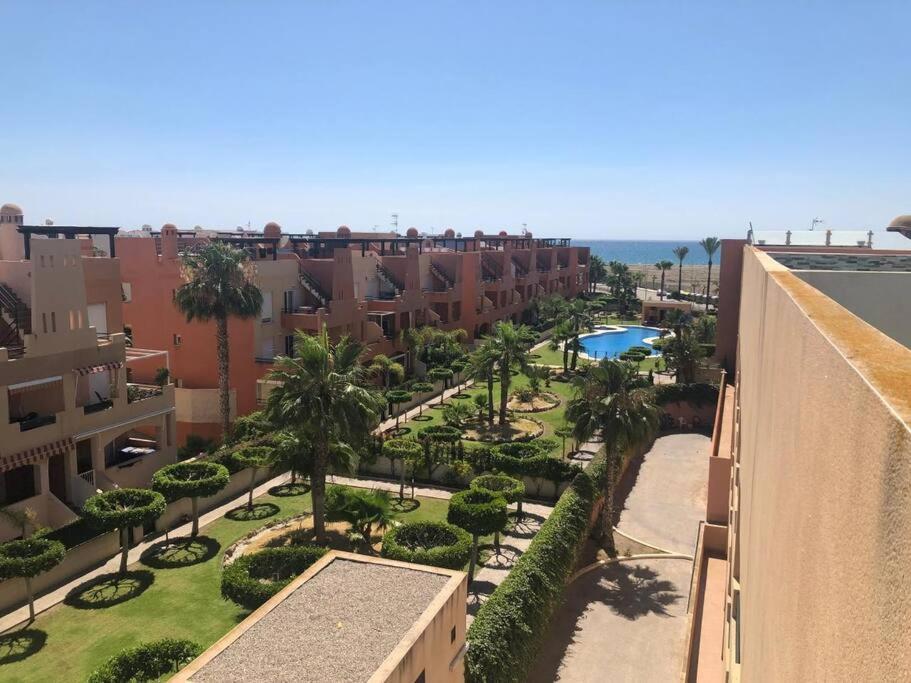 Appartement Bajo Con Jardin A Pie De Playa Y Piscina Comunitaria Con Jacuzzi à Playas de Vera Extérieur photo